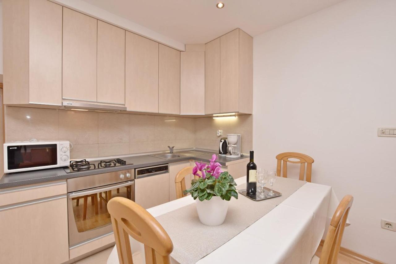 Apartment Mate Omiš Eksteriør bilde